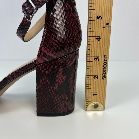 Vince Camuto Snakeskin Block Heel Sandal Burgundy Open Toe Ankle Strap Womens 10 - Picture 13 of 13